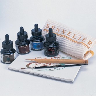 Sennelier kaligrafická sada 4 x ink. barva, skicák, pero, štětec, utěrka